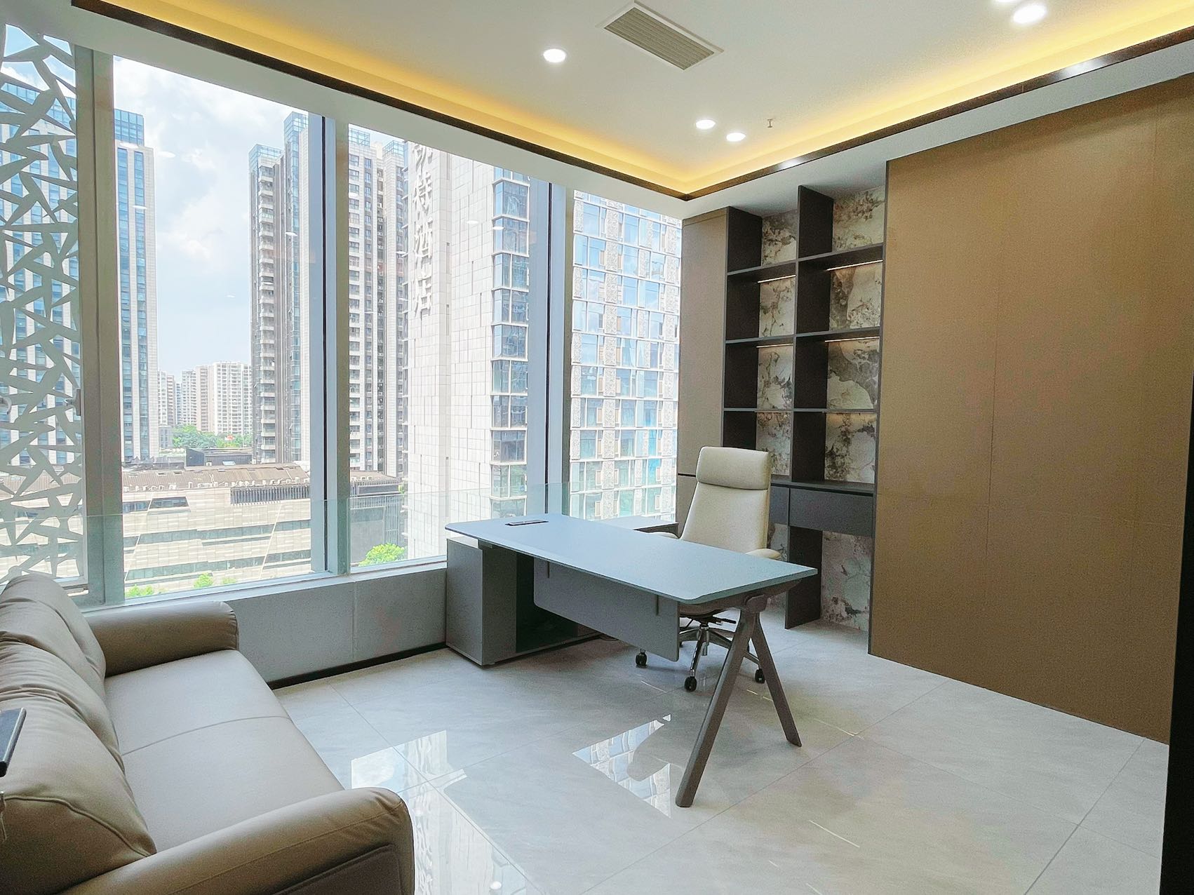 金融城甲级楼盘大面积 按套出租 8隔间1会议室42工位 电梯口户型 中航国际广场办公室出租