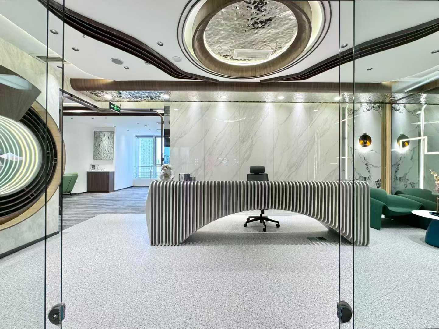 市中心春熙路/东门大桥电梯口精装户型 5隔间22工位带1休息室 装修别致 位置交通方便 喜年广场办公室出租