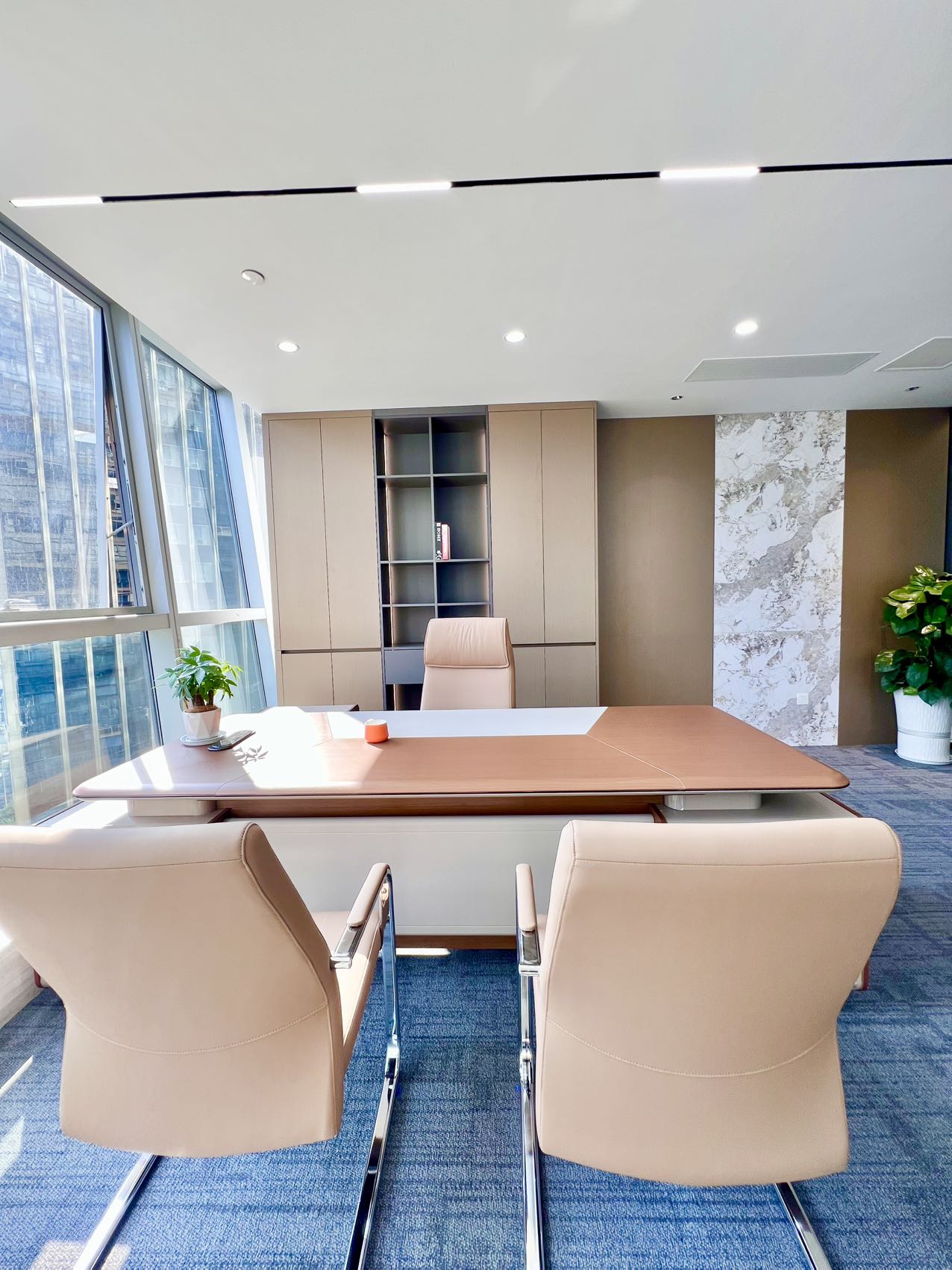 天府三街甲级品质楼盘 395.61平方 6隔间39工位 大落地创 采光视野好 希顿国际办公室出租