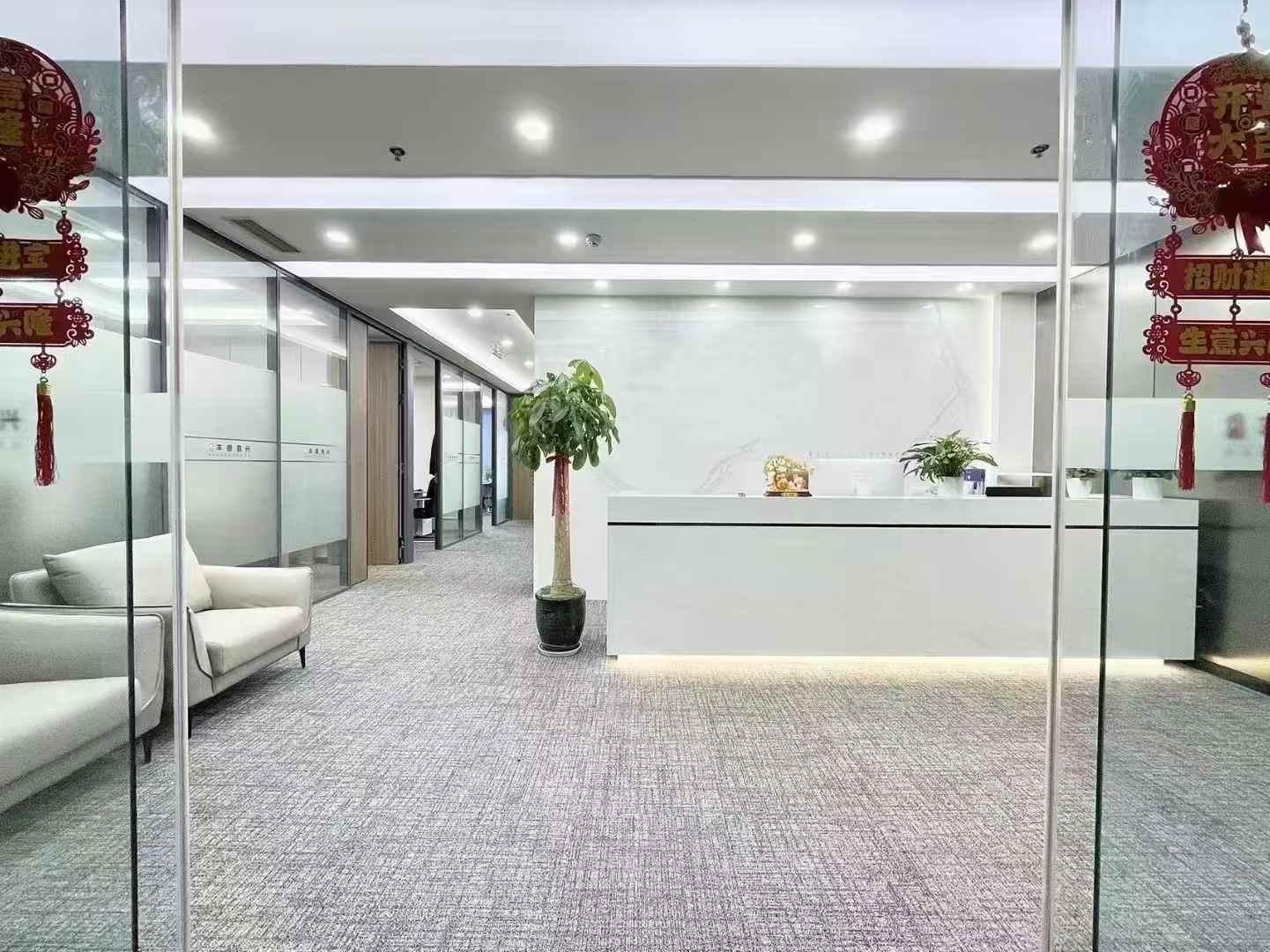 环球中心南区朝外精装4隔间16工位 三个大隔间 电梯厅旁边 采光视野安逸 大气老板间 环球中心办公室出租