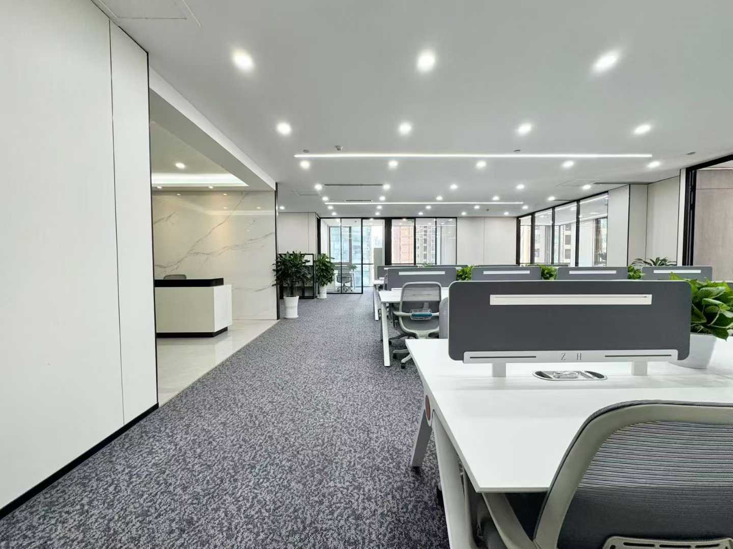 高新区世纪城地铁口 服务面积380平 7隔间 32工位 双面彩钢 特价出租 视野巴适 东方希望天祥办公室出租