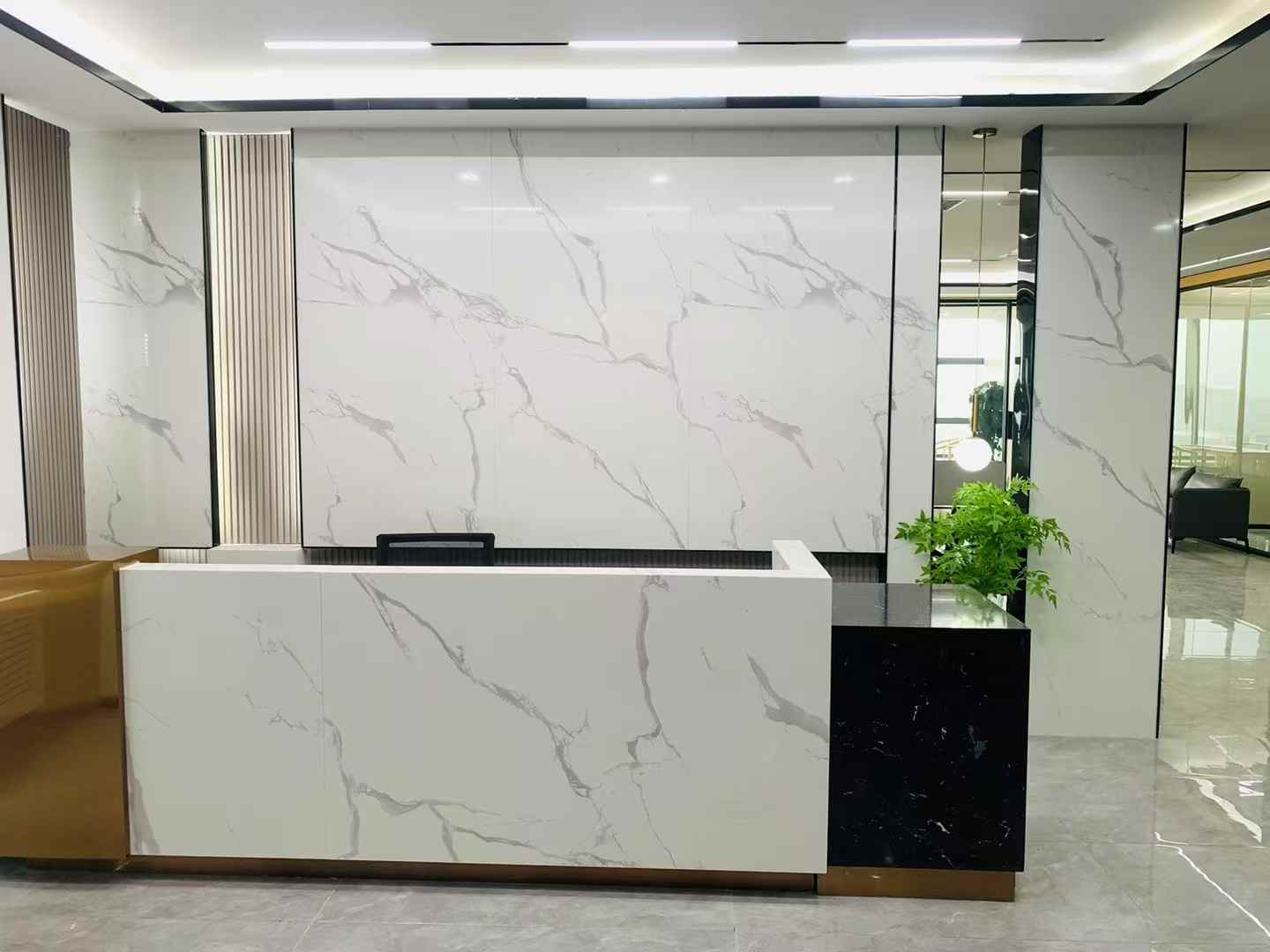 环球中心西区朝外户型  5隔间18工位 精装带家具 大气前台 环球中心办公室出租