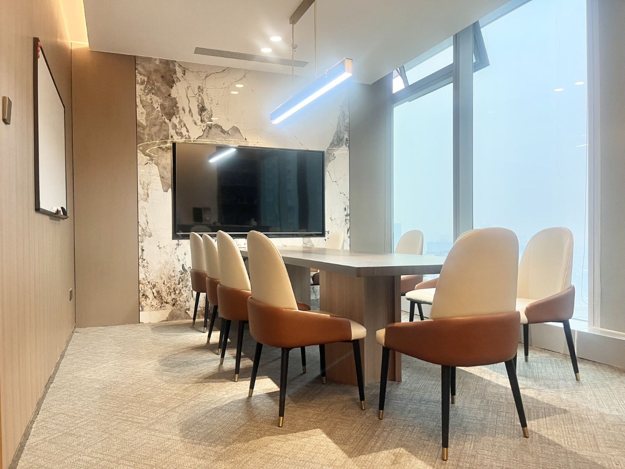 金融城超甲楼盘 整栋都是高品质客户 191平方 品质接待房 采光面大 大老板间 银泰中心办公室出租