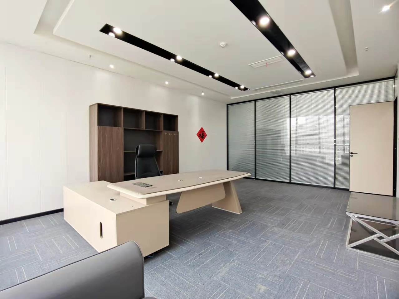成华区龙潭市呈祥国际大厦精装331平办公室 全新装修带家具 户型方正 采光好