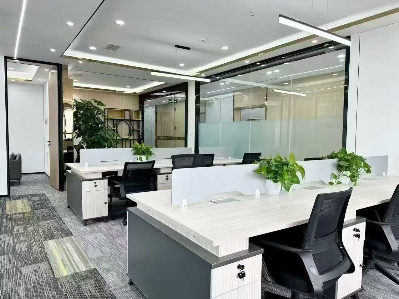 龙潭寺地铁口24小时空调精装现房 服务面积202平 3隔间12工位 双面采光 楼下交通配套齐全 博汇大厦办公室出租