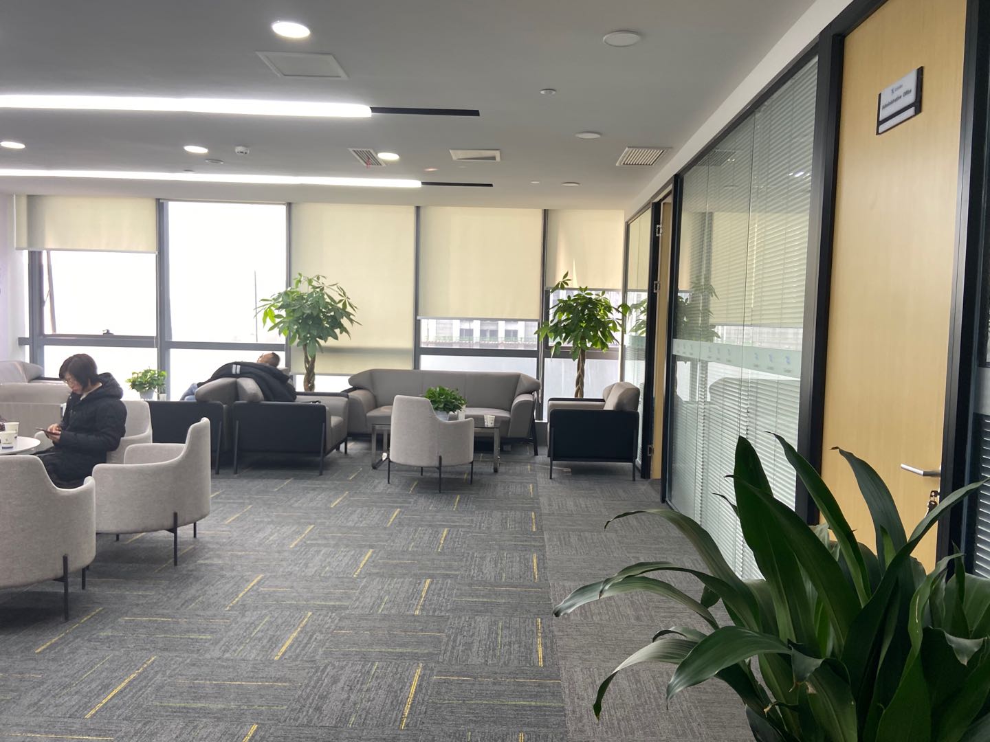 领地环球金融中心 318平精装现房 超甲办公室 带休息区