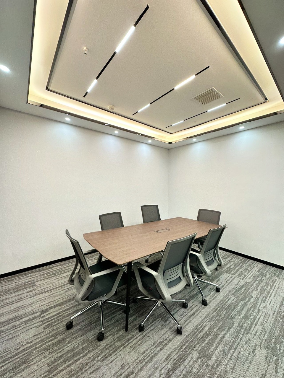 建设路甲级楼盘 按套出租 3隔间16工位 带前台 落地窗 视野巴适 含物业费 万科钻石广场办公室出租