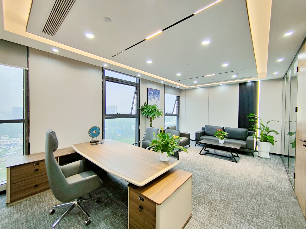 成都西站地铁口精装好房 385平 5隔间42工位+茶水间 空调无加时费 精装带家具 带共享配套 安格斯恒通中心办公室出租