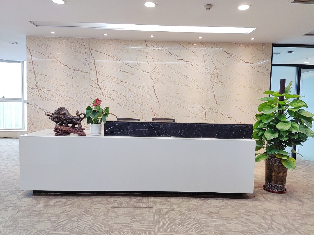 希顿国际广场 高区视野 舒适会议室 品质家具 四开门 4隔间20工位