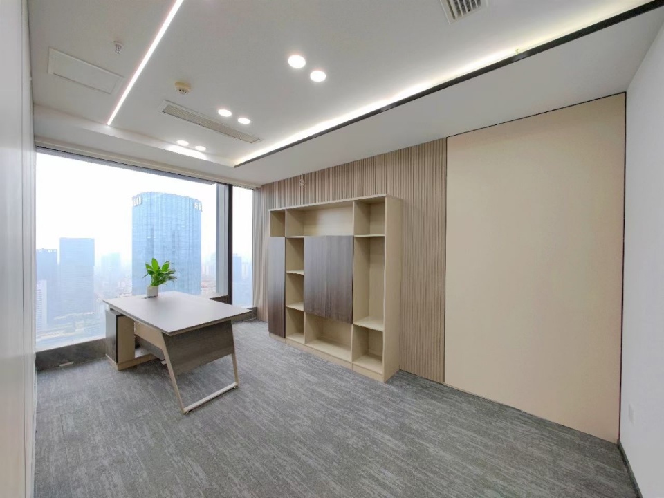市中心天府广场地铁200米 3隔间12工位 双面采光 视野无遮挡 采光巴适 茂业天地办公室出租