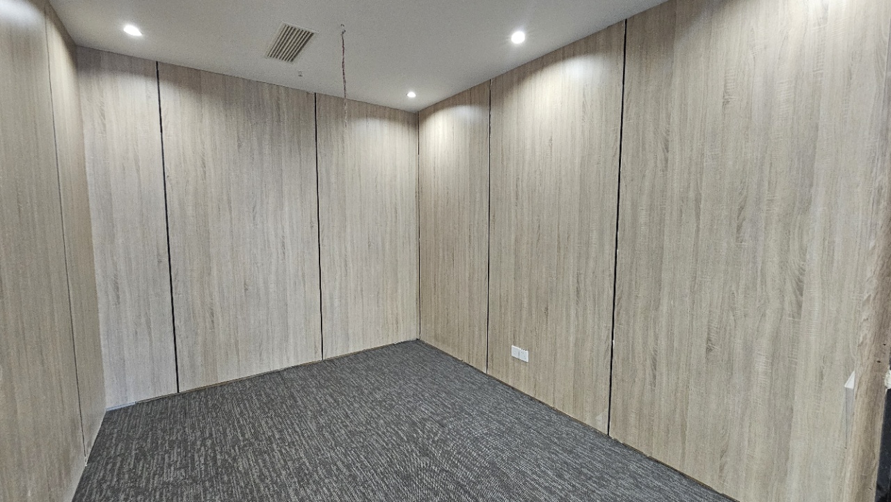 高新区孵化园推荐楼盘 269平双面采光 报价含税 西南朝向 交通生活便利 楚峰国际办公室出租