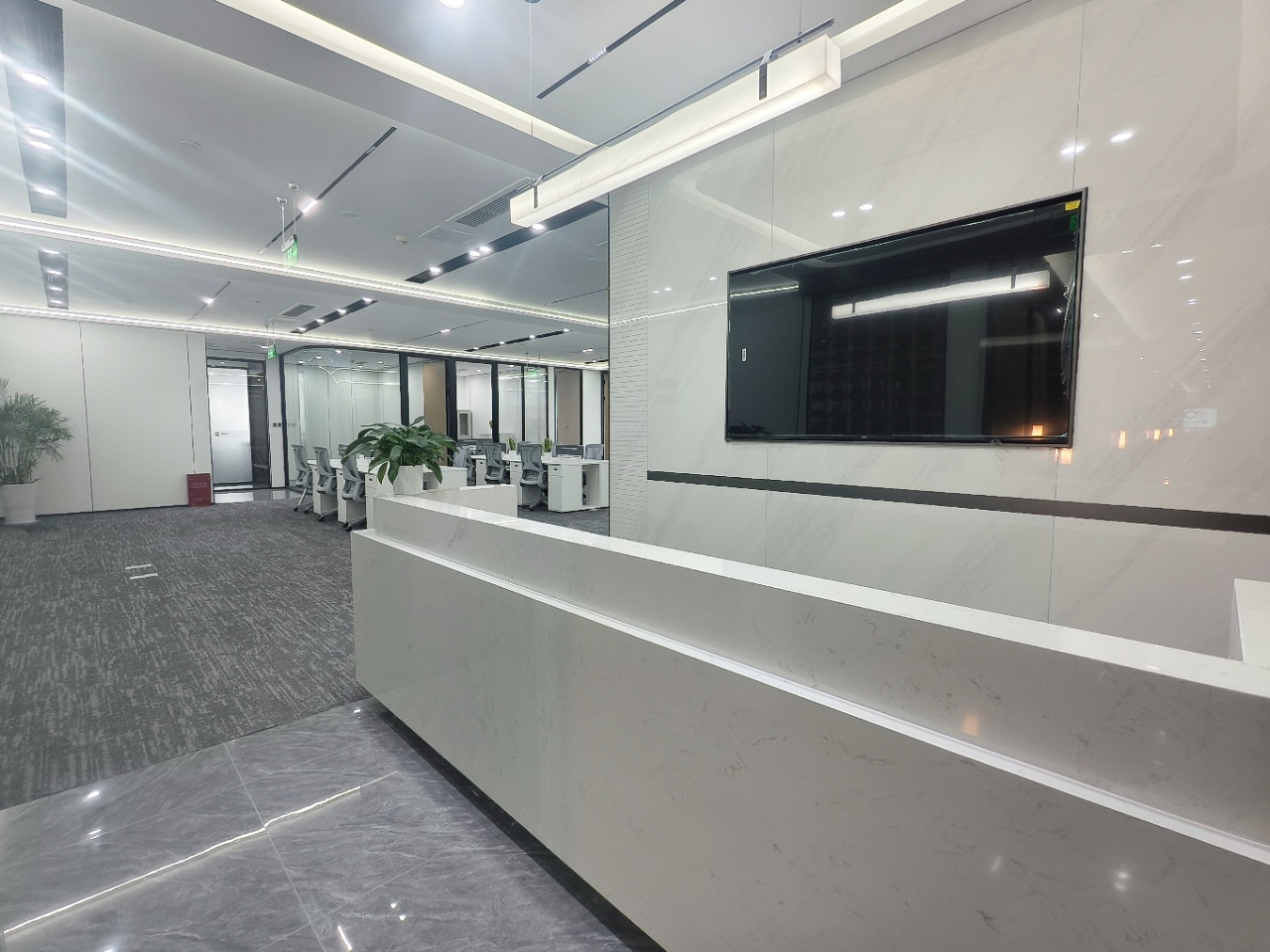 东郊记忆核心商圈 甲级写字楼 188㎡ 4隔间16工位 落地窗 高区视野巴适 整层打造 成华万科大厦办公室出租