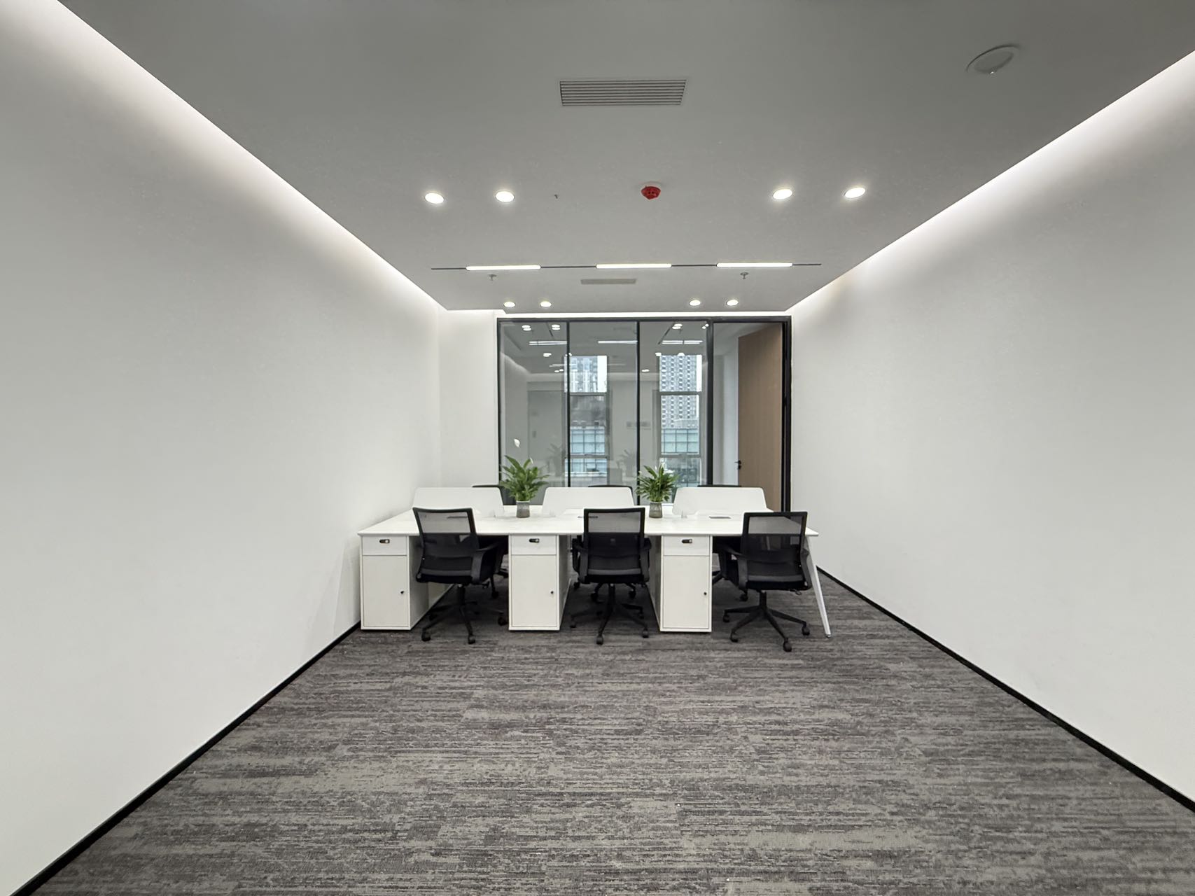 天府五街24小时园区办公 创业小户型按套出租含物业费 1隔间12工位 带家具 拎包入住 近地铁 天府软件园办公室出租