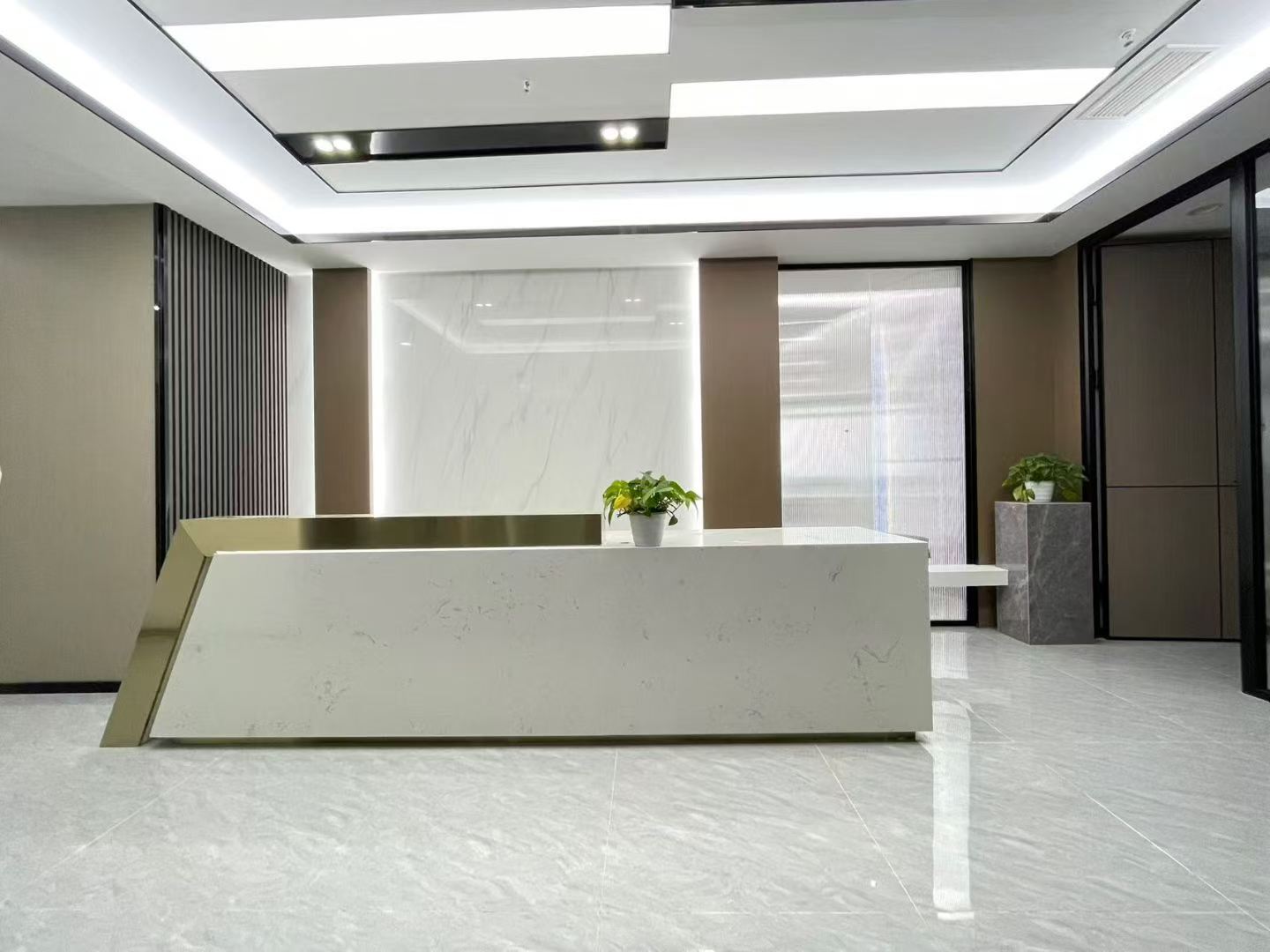 高新区地标环球中心精装朝外户型 6隔间25工位 视野非常巴适 报价含物业费 环球中心办公室出租