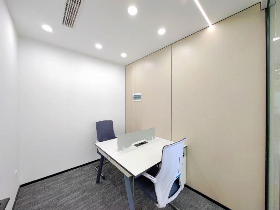 市中心天府广场地铁200米 3隔间12工位 双面采光 视野无遮挡 采光巴适 茂业天地办公室出租