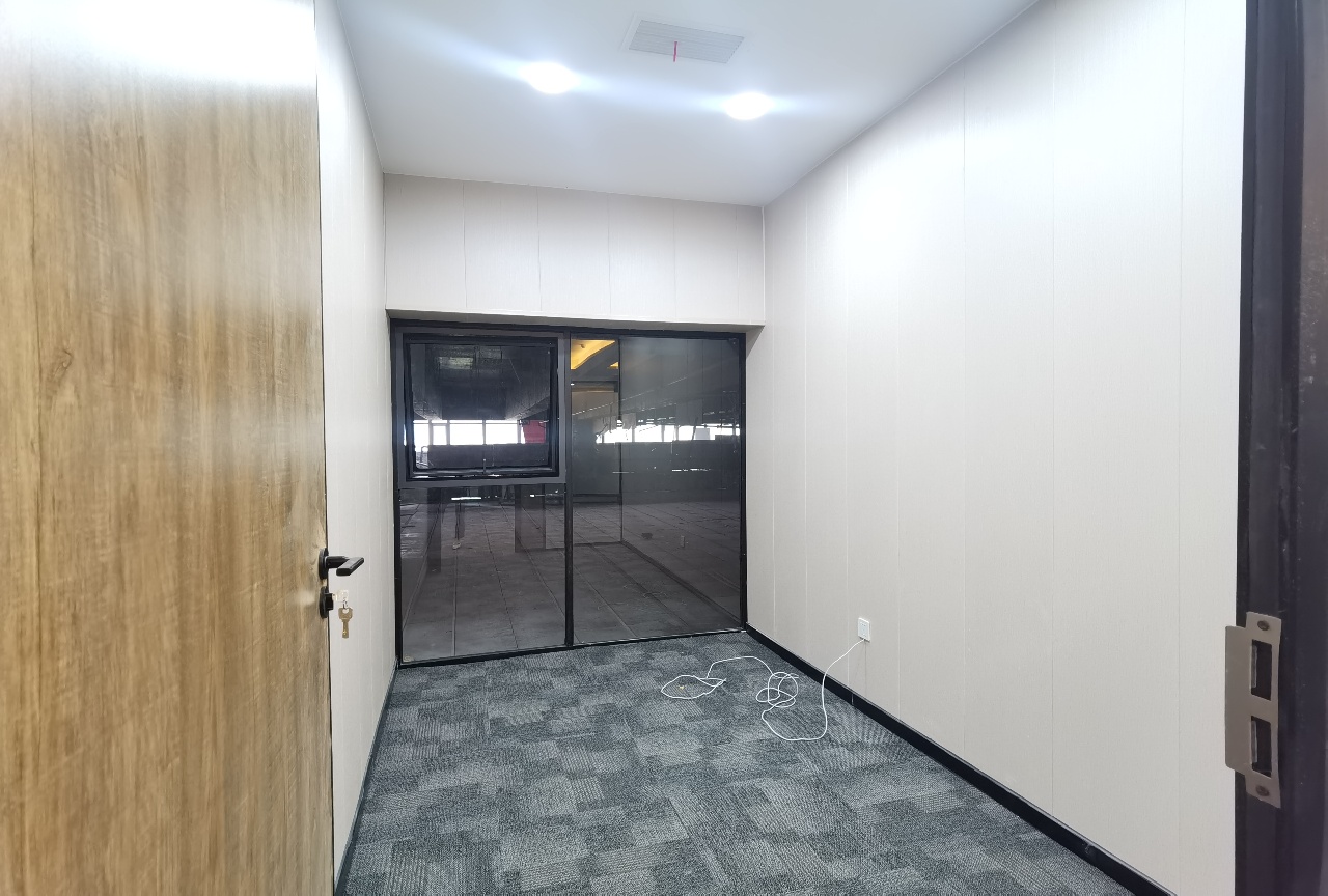 金牛区安格斯峰汇中心精装178平办公室 户型方正 采光很好 交通便利