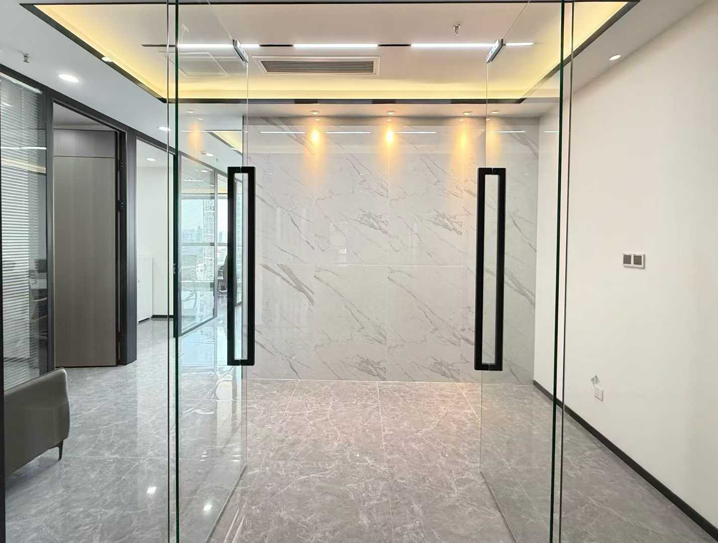 成华区理工大学地铁口 那套出租 3隔间12工位 双地铁交汇 24小时空调 招商城市主场办公室出租