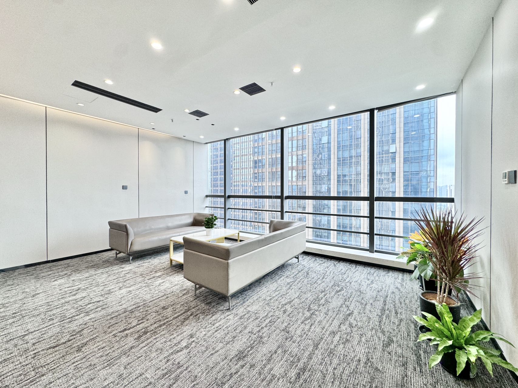 天府二街精装好房 8隔间40工位 双面采光 大气前台 带休息洽谈区 带家具 蜀都中心办公室出租