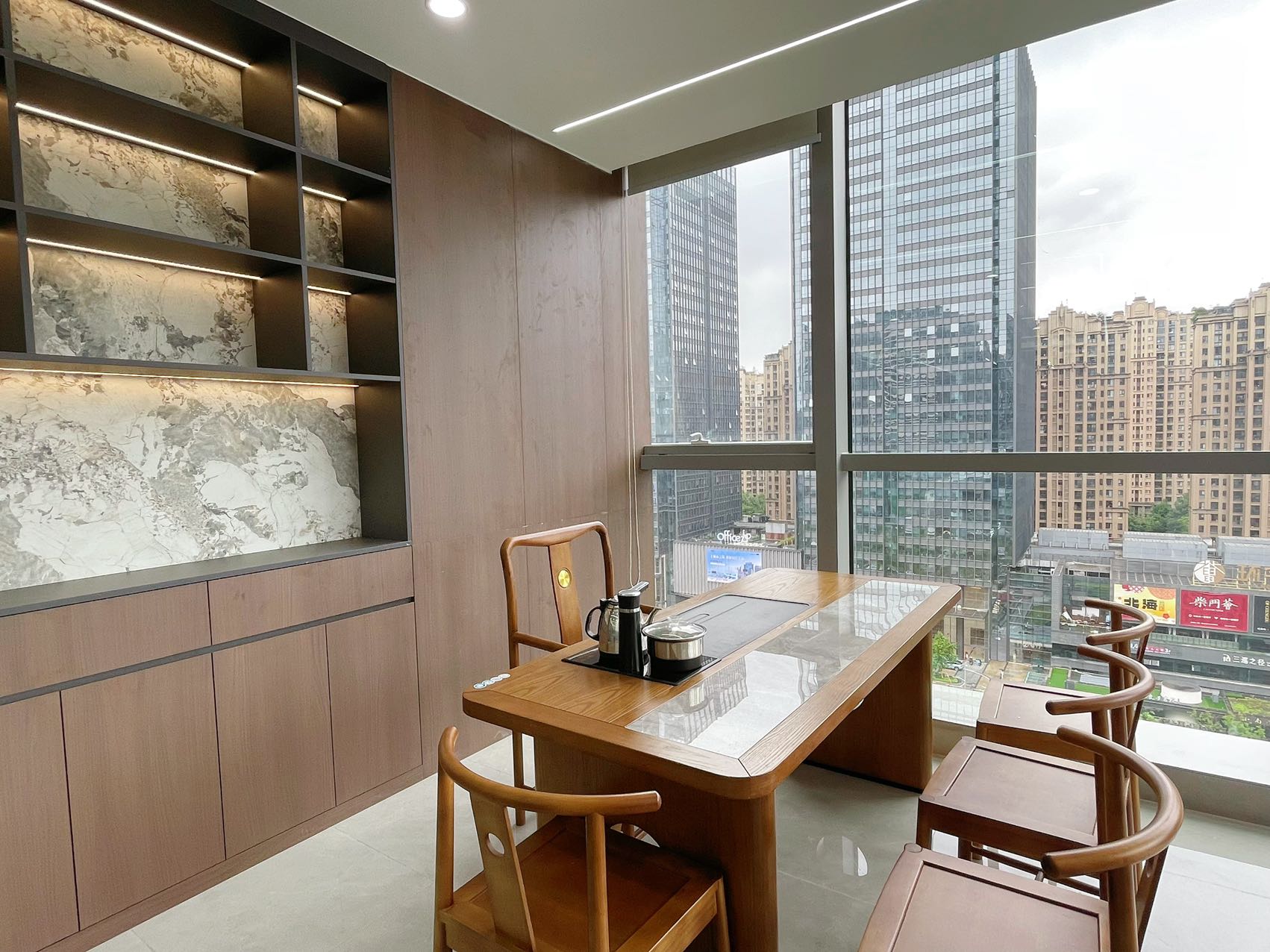 金融城悠方购物中心上方 285平 5隔间22工位 双面采光24小时空调 随开随关 誉峰国际M3办公室出租