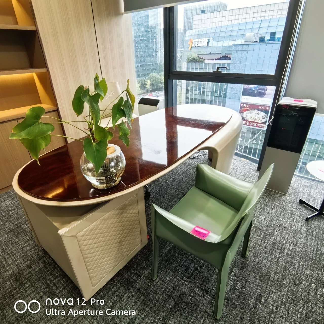 1号线高新地铁五六百米 甲级写字楼 187平方 3隔间16工位 双面采光 户型方正 价格可谈 茂业中心C座办公室出租