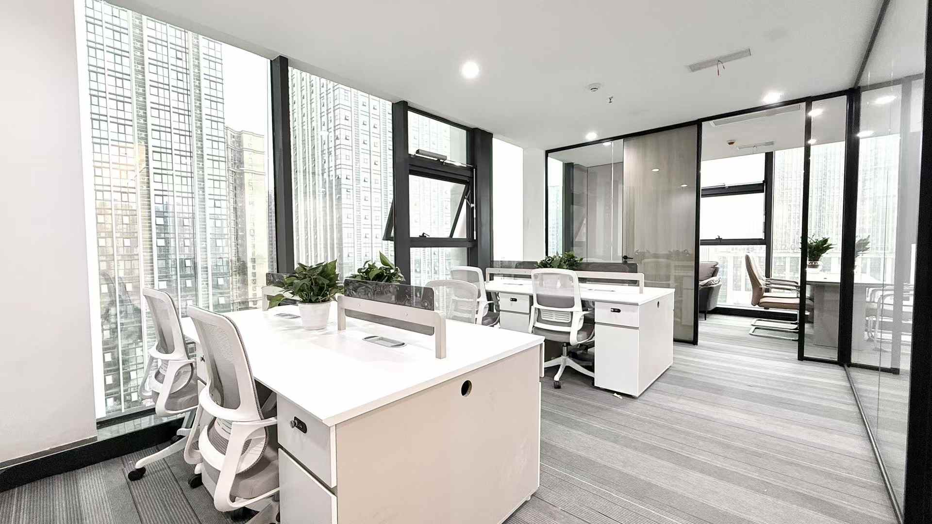 中和版块地铁口整栋运营 109平方 2隔间8工位 双面采光 落地玻璃 创业首选 香榭国际办公室出租