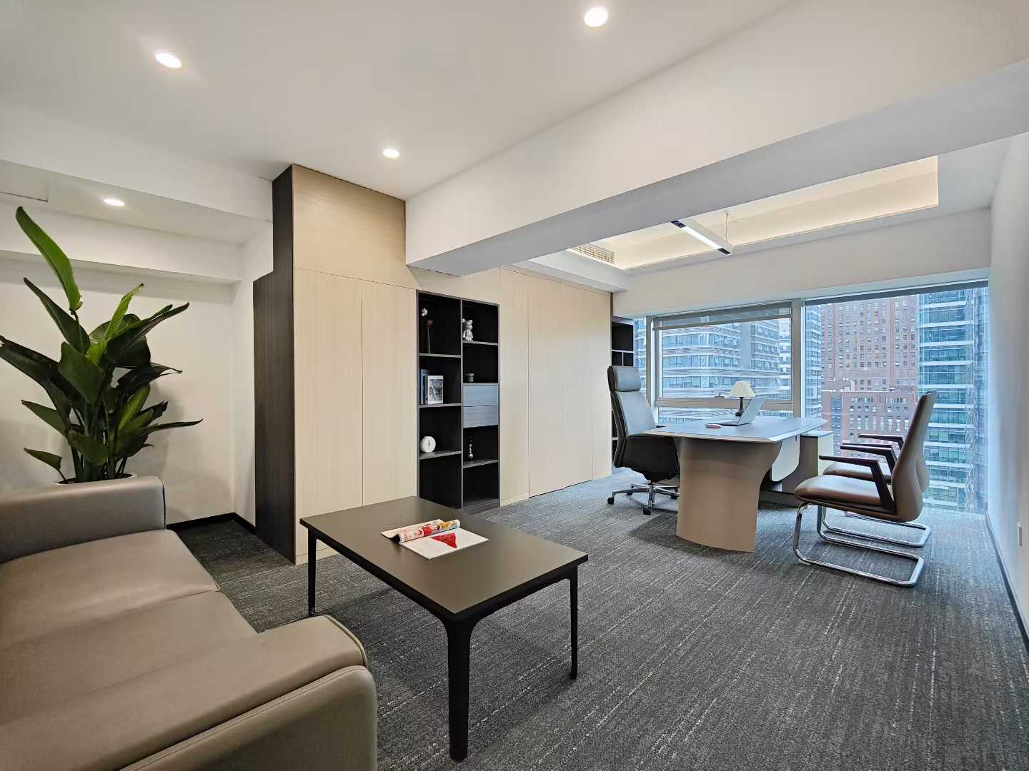 天府三街纯写跃层户型 品质楼盘 物业便宜 5隔间20工位 报价含物业 24小时空调 租一层的两层 福年广场办公室出租