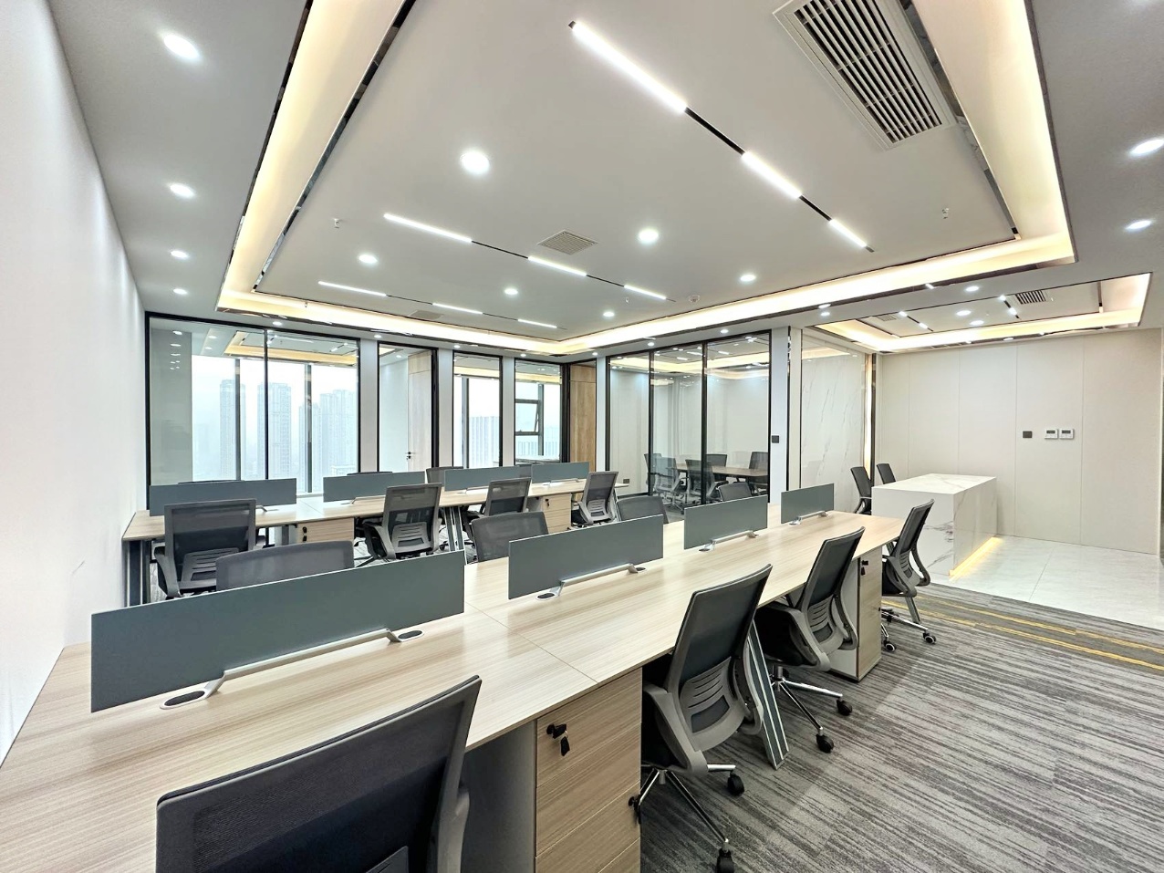 建设路甲级楼盘 按套出租 3隔间16工位 带前台 落地窗 视野巴适 含物业费 万科钻石广场办公室出租