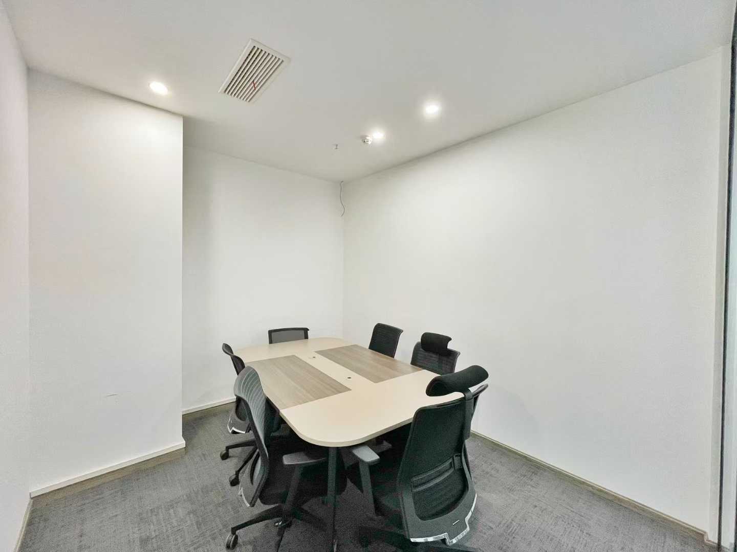 国企大楼开发商直租 216平方 5隔间12工位带前台 带家具 大小面积均可选择 瑞鑫时代大厦办公室出租