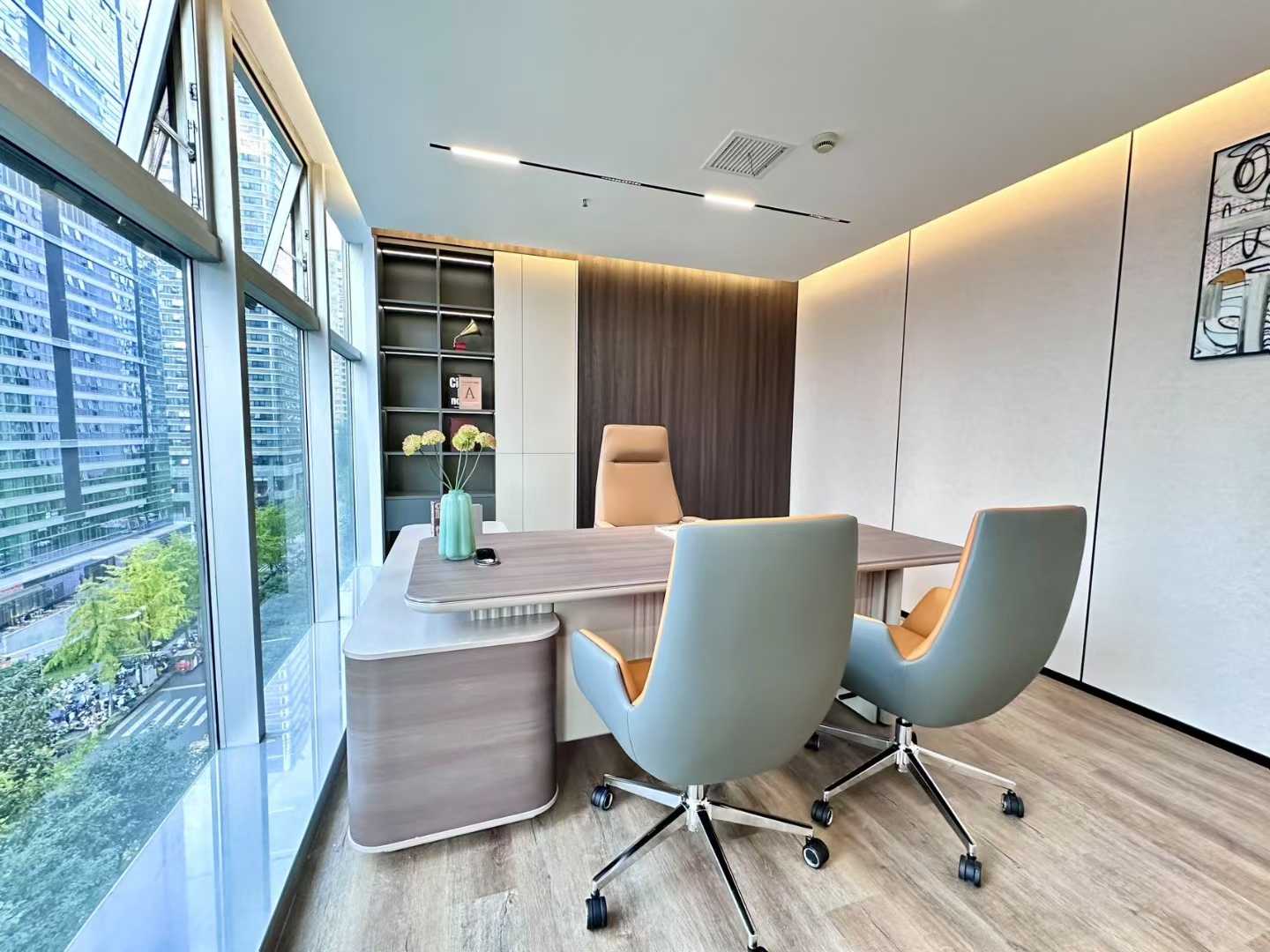 天府三街甲级电梯口户型 258平方 3隔间30工位带储物间茶水间 采光面大 香年广场办公室出租