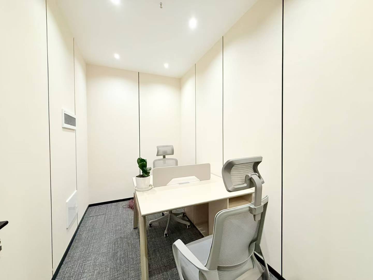 金牛区人民北路甲写 24小时空调301平方 4隔间36工位 近地铁 带共享配套设施 北成8号办公室出租