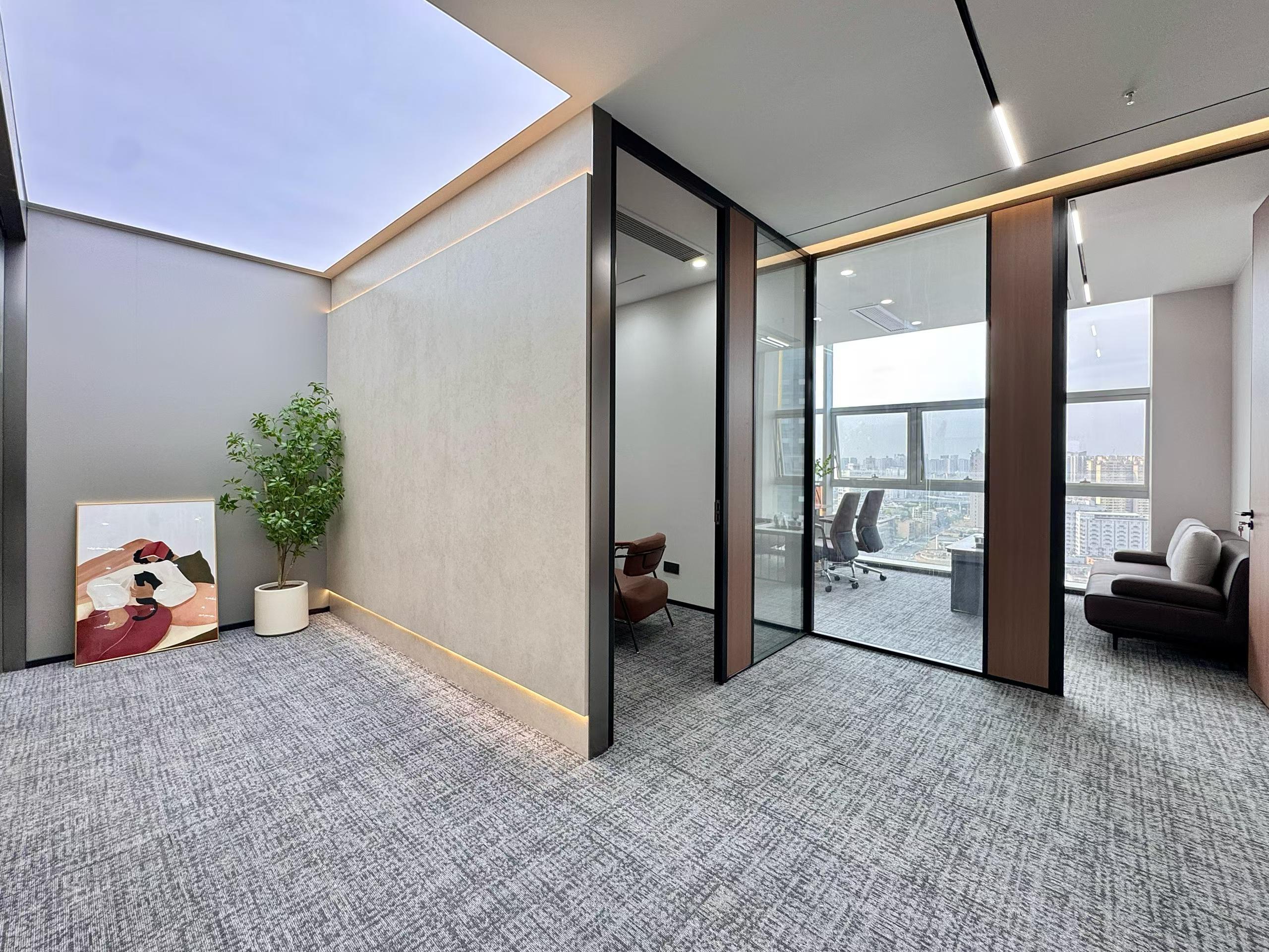 北一环花牌坊地铁口 249平 5隔间24工位 大老板间 方正利用率高  电梯口 带家具 新金泰大厦办公室出租