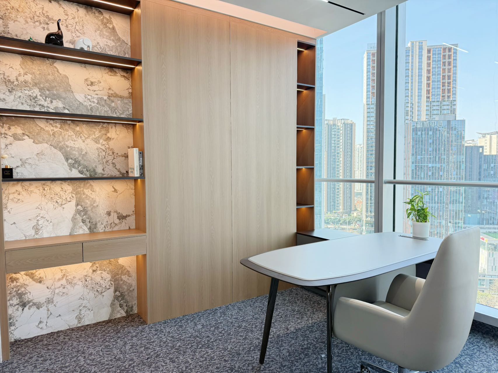 攀成钢东大路地铁口 超级品质楼盘 服务面积400平 7隔间36工位 双面采光 光环中心办公室出租