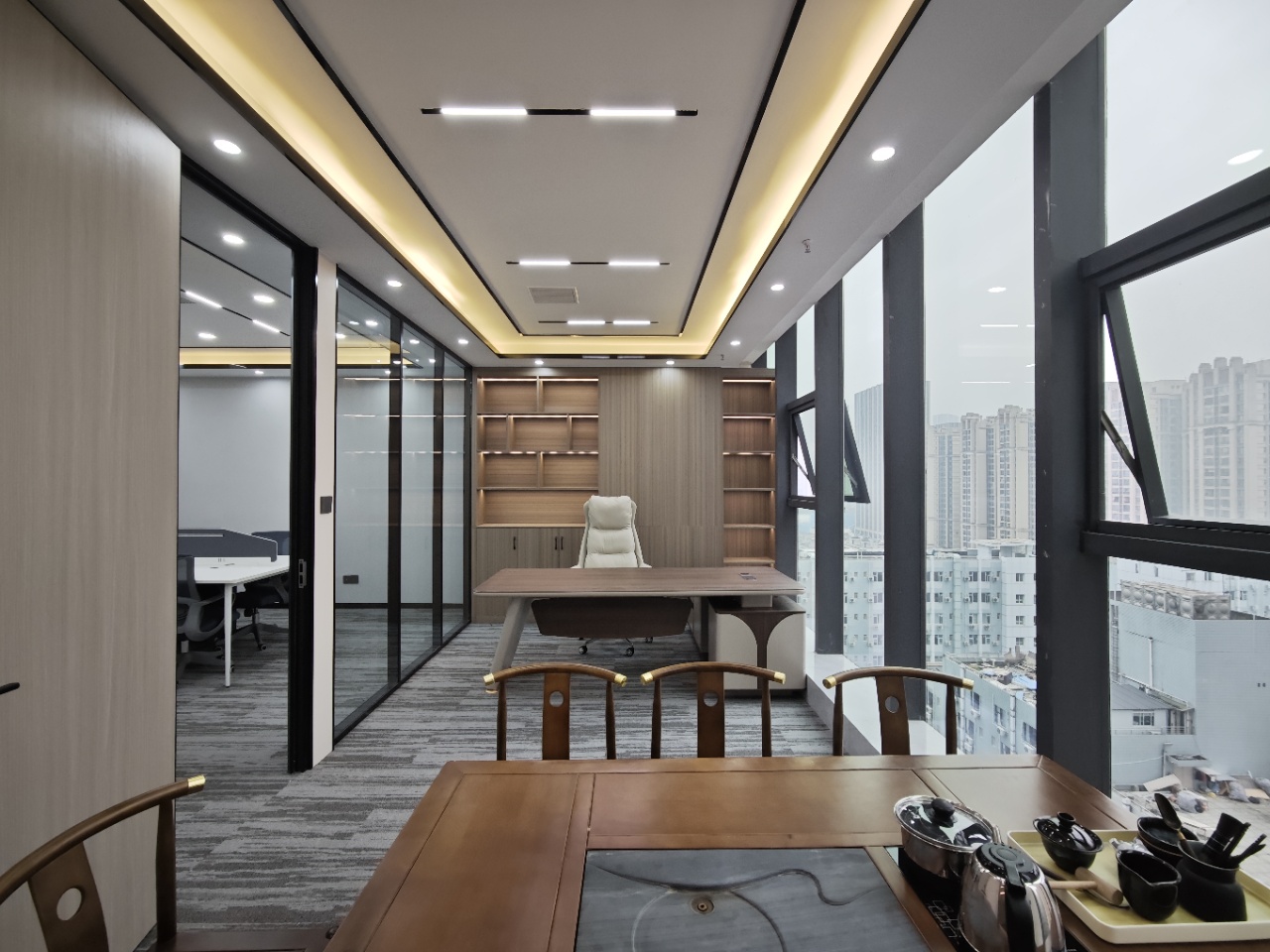 成华区建设路精装小面积 创业办事处首选 2隔间6-9工位 大老板间 视野巴适 带家具 钻石广场办公室出租