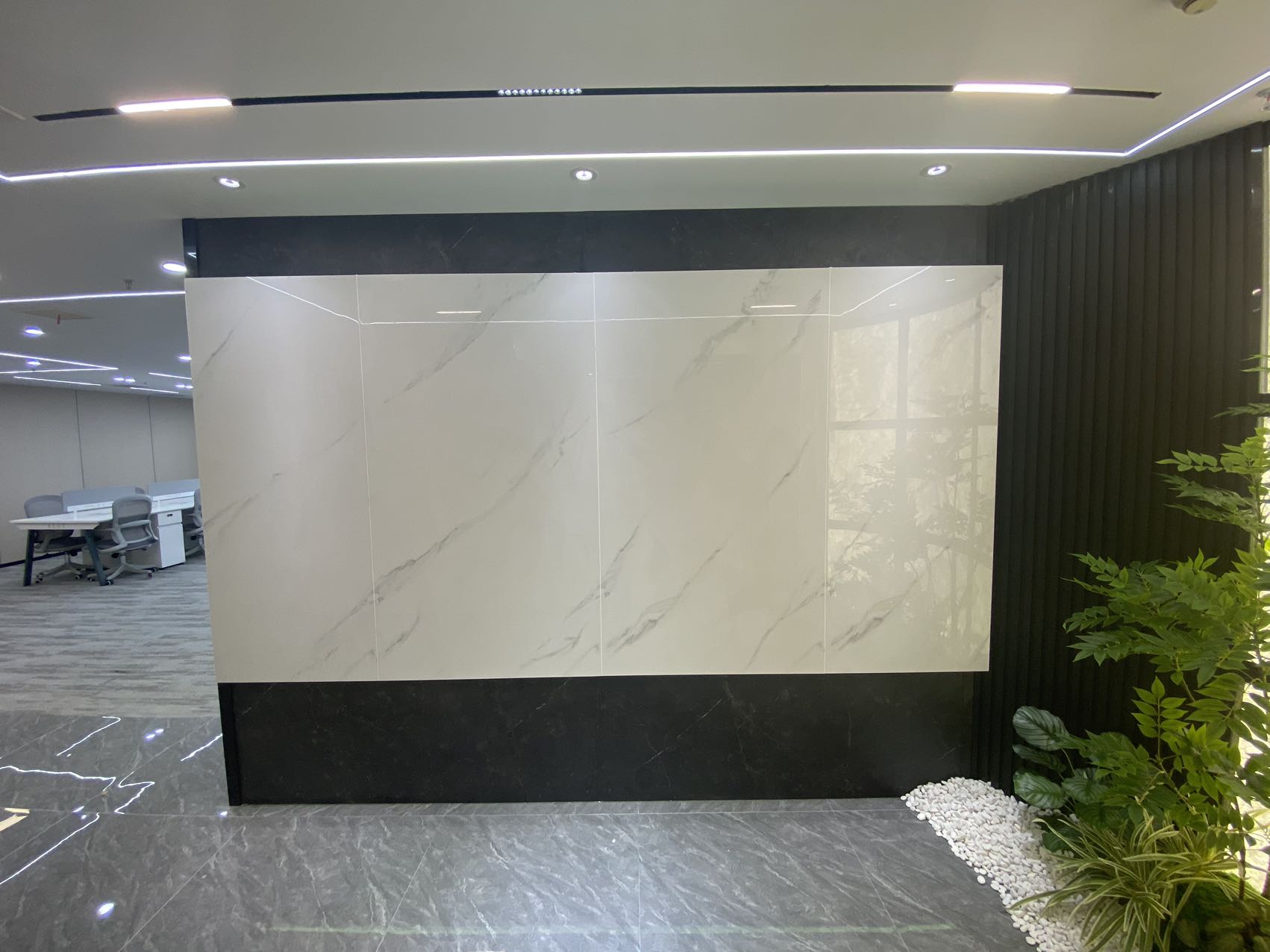 春熙路甲写 套租户型 5隔间28工位 此套无加时费 报价含物业费 时代广场办公室出租