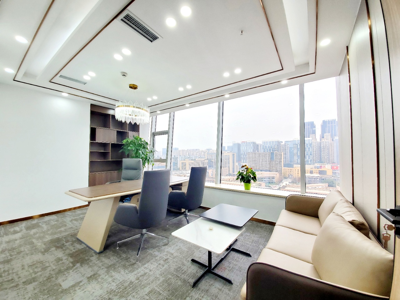 含物业 电梯口户型 高新区新世纪环球中心全新装修226平办公室