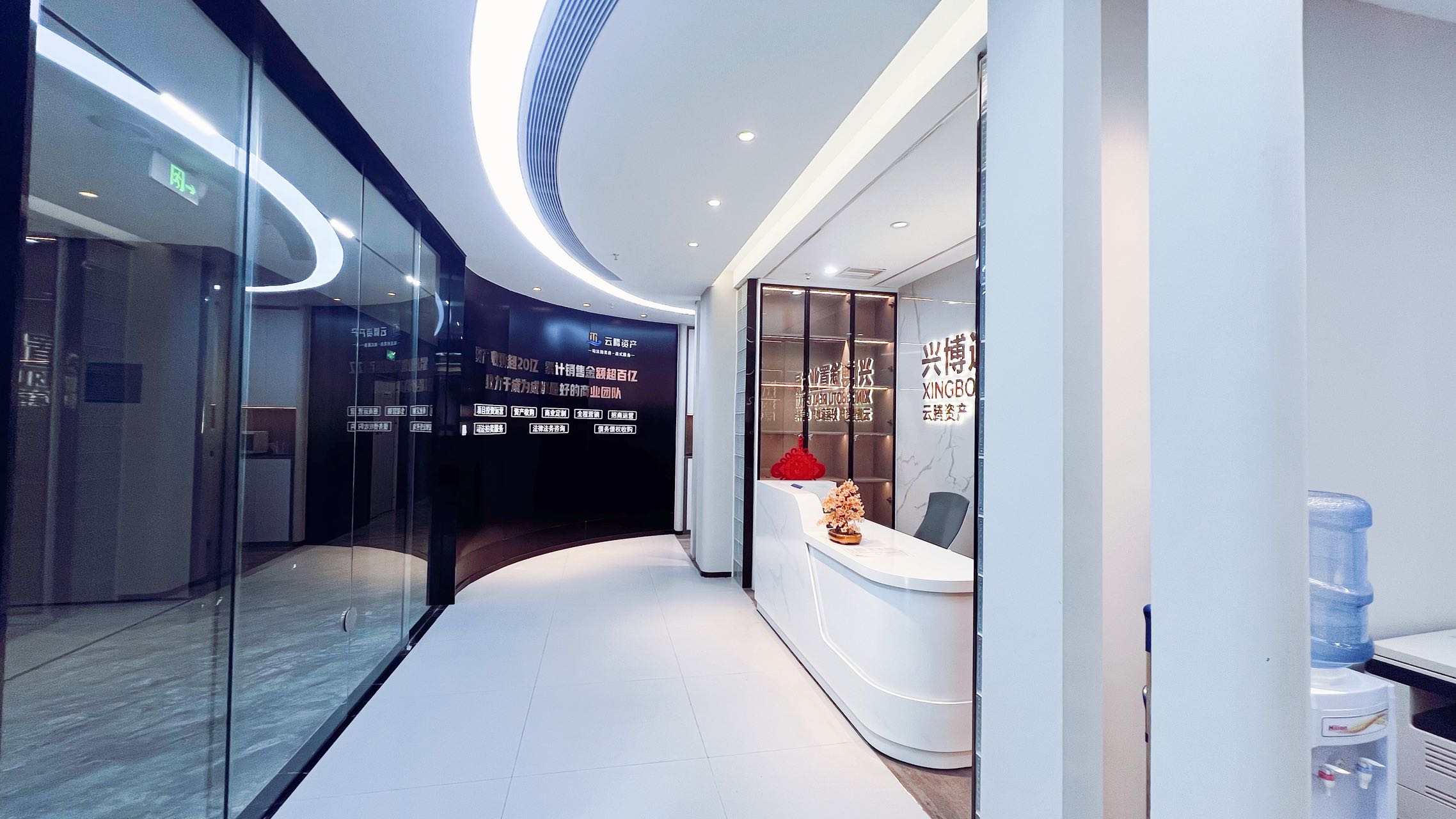 理工大学地铁口大面积 498平方 7隔间28工位  超大老板间 高区视野巴适 电梯口 无加时费 招商城市主场办公室出租