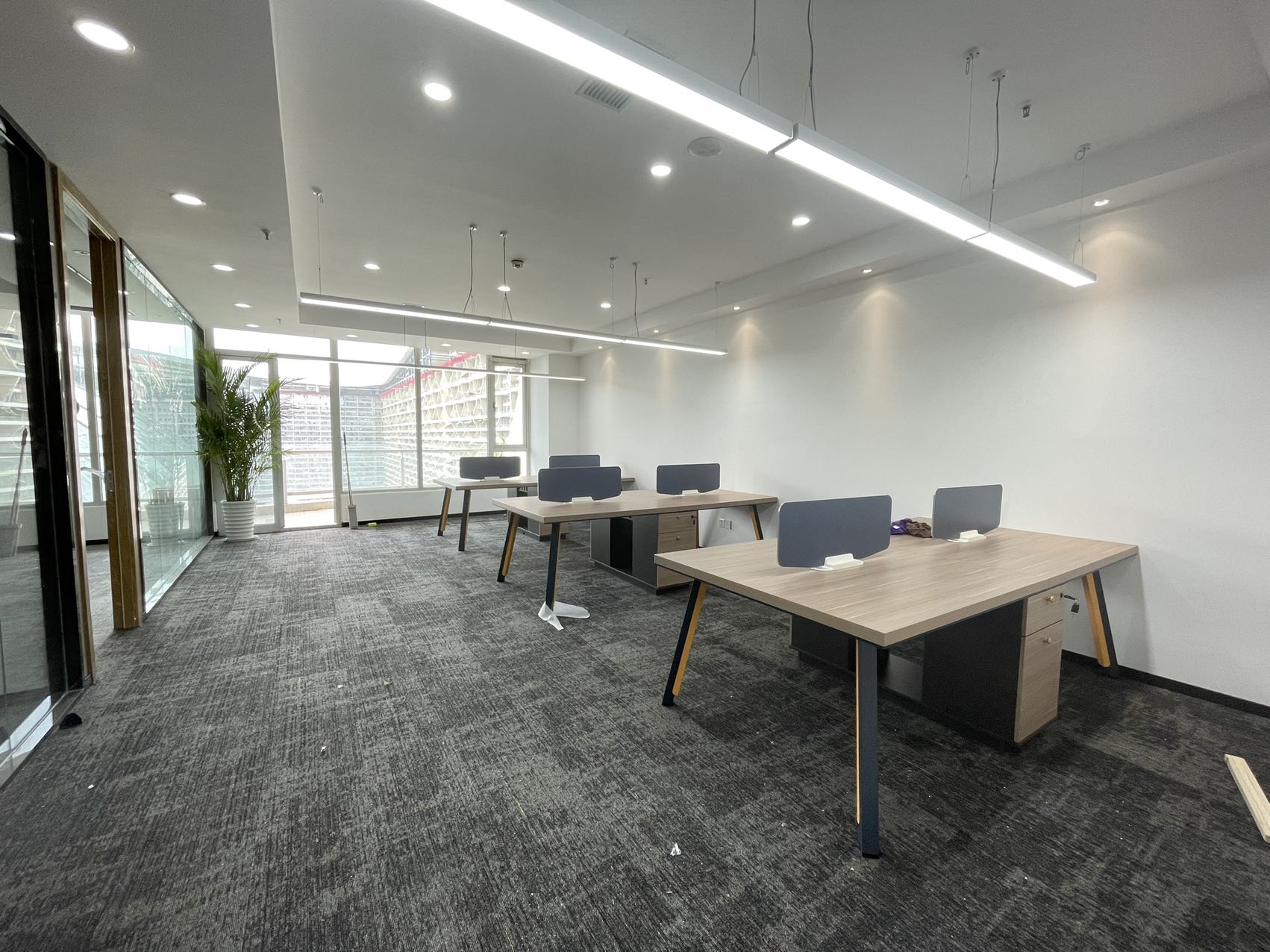 高新区新世纪环球中心163平精装办公室 拎包入住 含物业