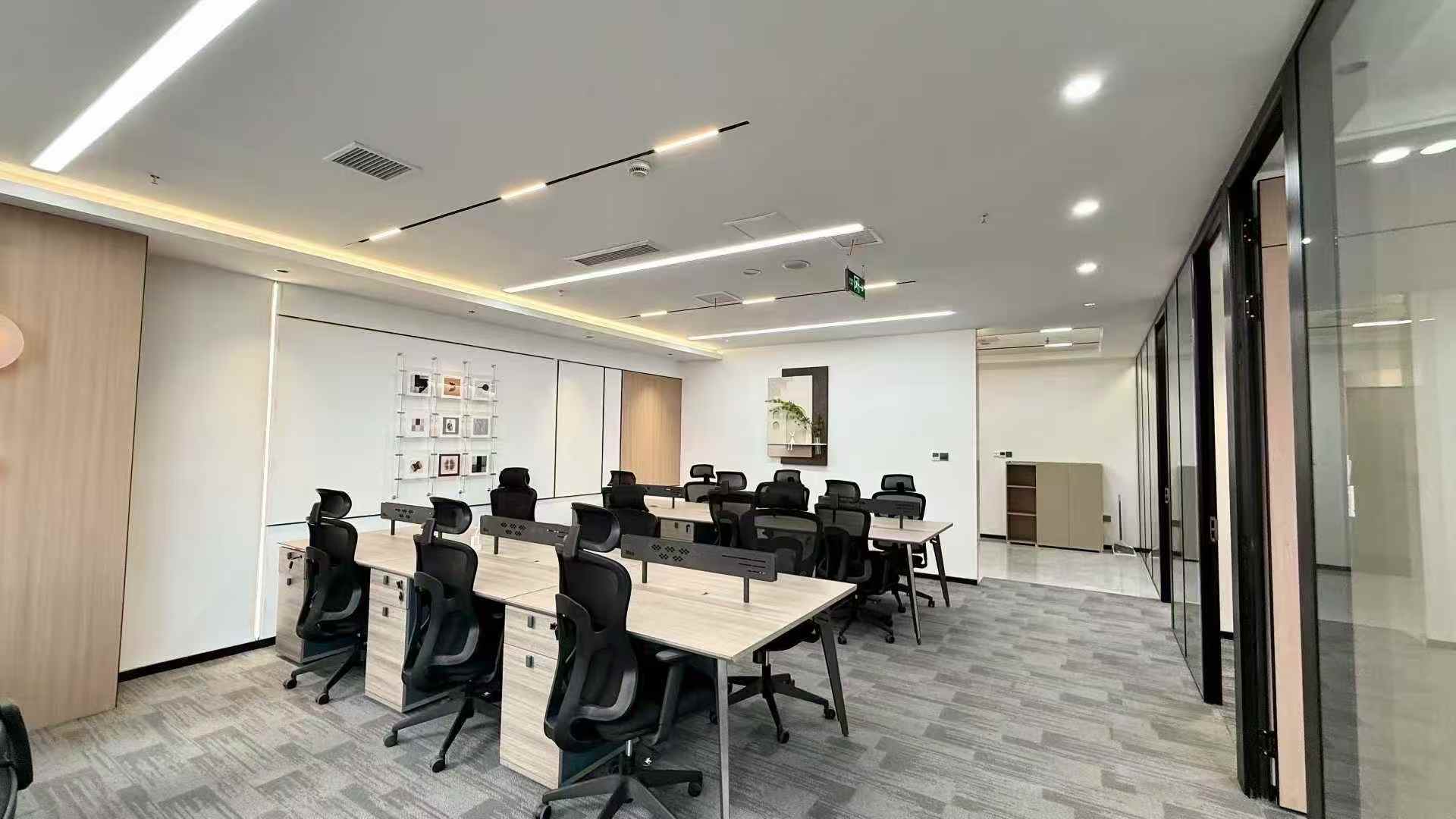 倪家桥甲级楼宇 141平 3隔间15工位 朝东户型 稀缺小户型 物业含空调使用费 保利中心办公室出租