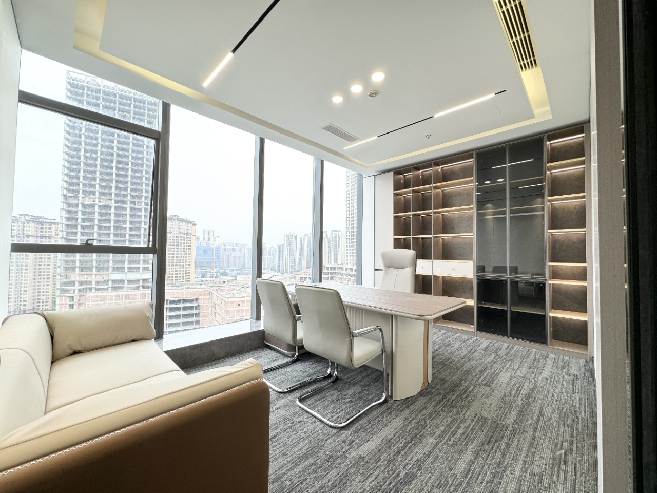 市中心牛市口地铁口超甲写字楼 3隔间20工位 220平 精装带家具 视野巴适 汇信财富中心办公室出租