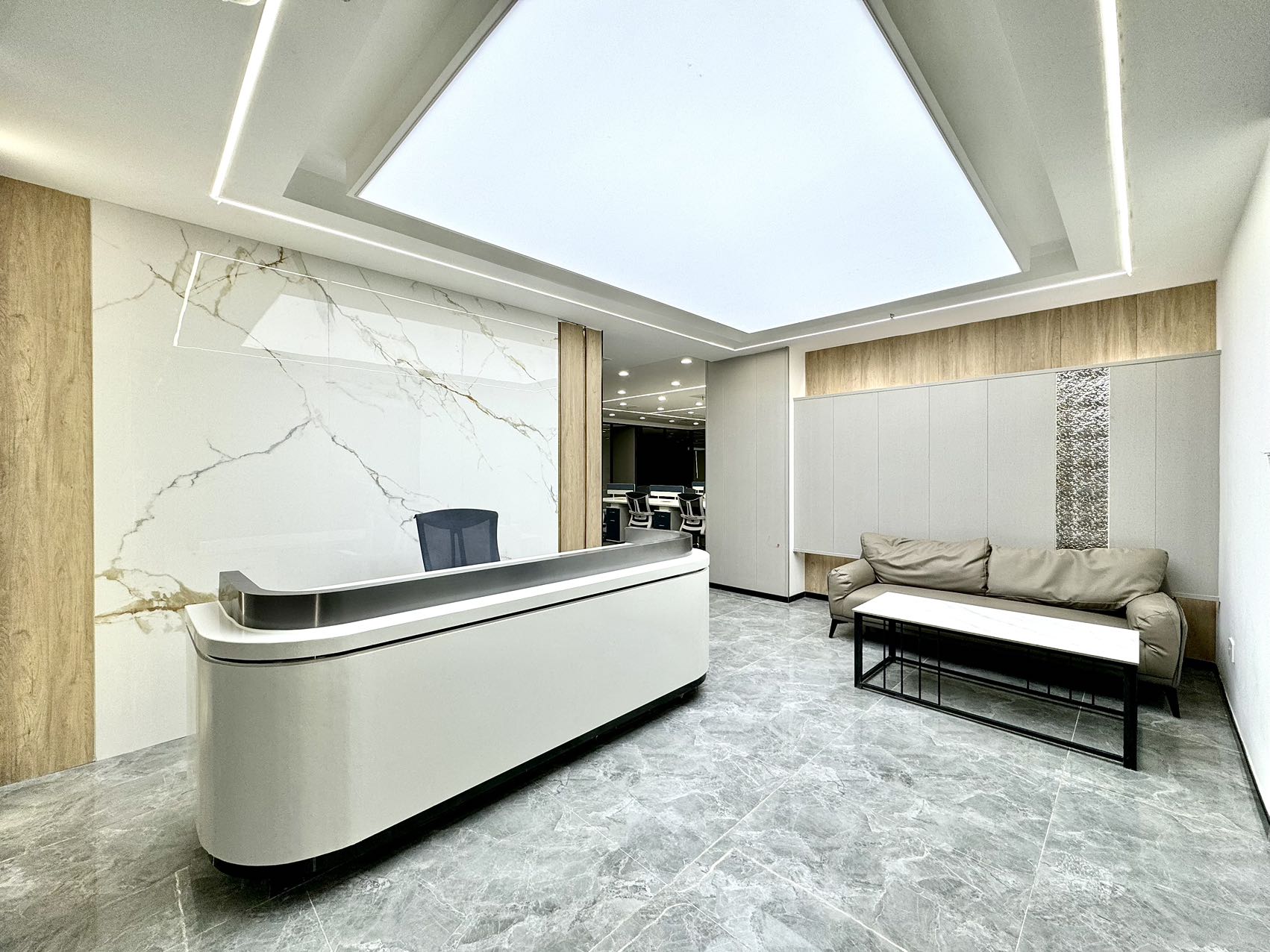 桐梓林地铁口双面采光精装好房 按套出租5隔间16工位 部分区域24小时空调 含物业费 新希望大厦办公室出租