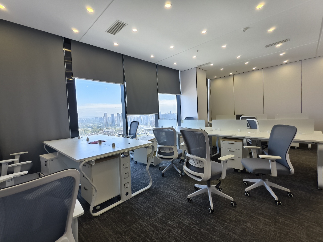 近东郊记忆 十里店地铁口1018㎡大面积 8隔间164工位 三面采光 视野巴适 龙腾广场办公室出租