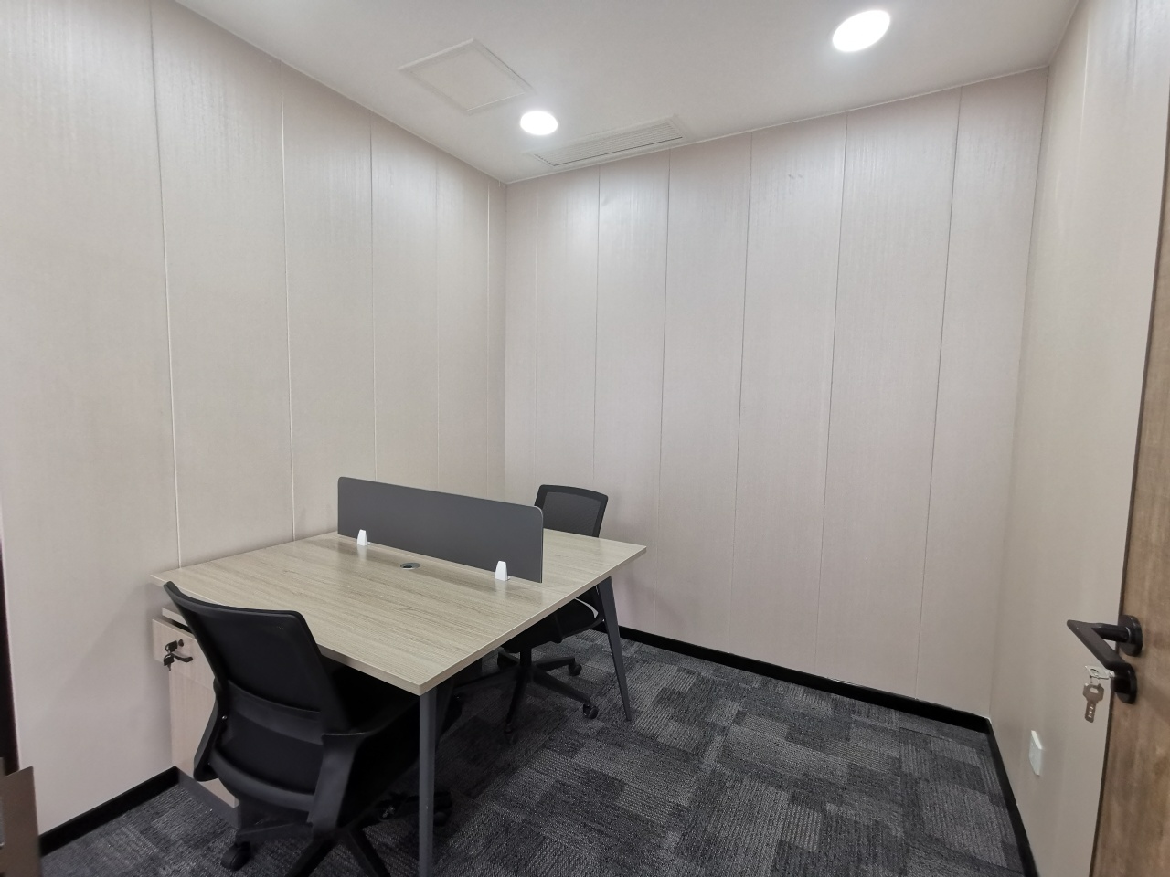 金牛区西门安格斯峰汇中心精装124平办公室 交通便利 配共享会议室