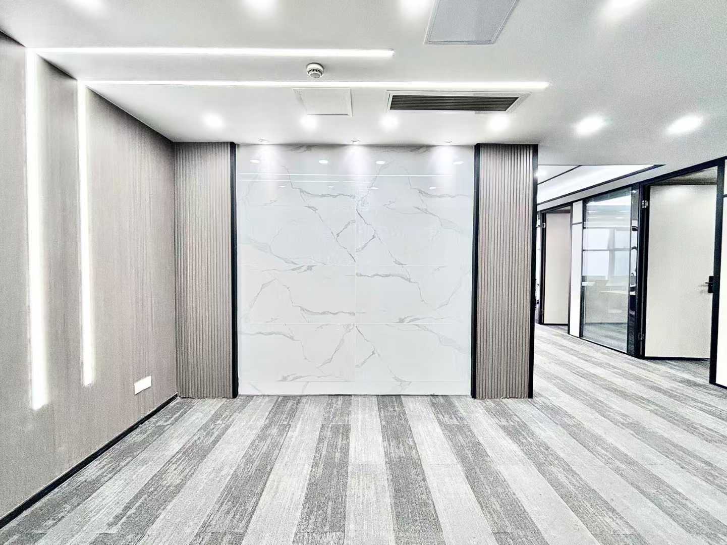 天府三街甲级 145平方 3隔间19工位 采光面大落地玻璃 朝南视野无遮挡 香年广场办公室出租