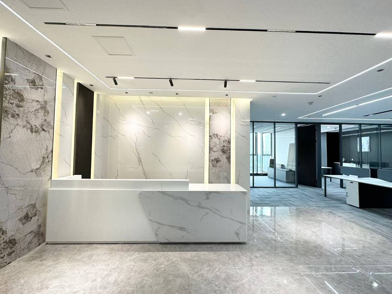 孵化园/芯岛地铁近 292平方 4隔间24工位 高区视野无遮挡 精装带家具 报价含物业费 嘉煜金融科技中心办公室出租