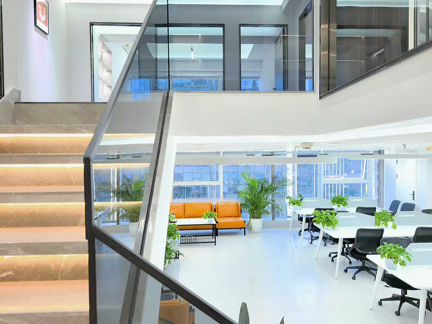 天府三街跃层无加时费楼盘 纯写字楼 建筑140平 使用280平 5隔间30工位 带卫生间 福年广场办公室出租