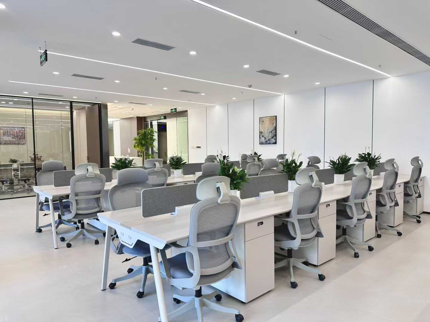 金融城甲级高品质楼盘 237平 4隔间30工位 利用率高 轻奢接待风 电梯口 中航国际办公室出租