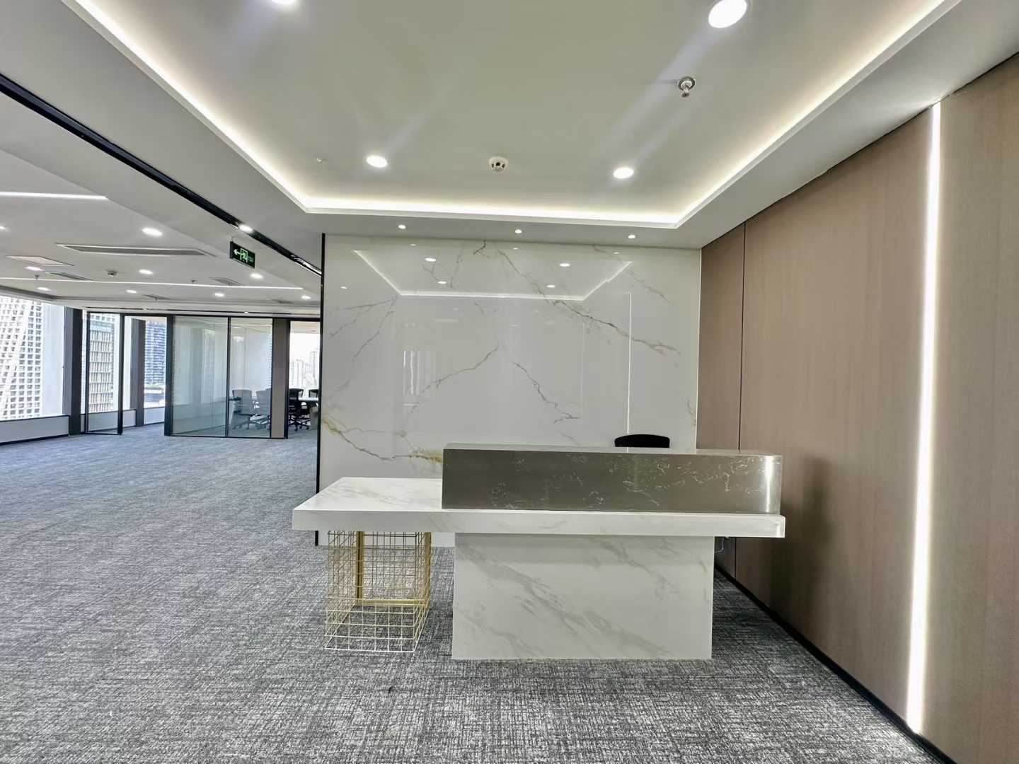 火车南站甲级新装修户型 3隔间1会议室23工位 双面采光 特价含物业费出租 安格斯国际办公室出租