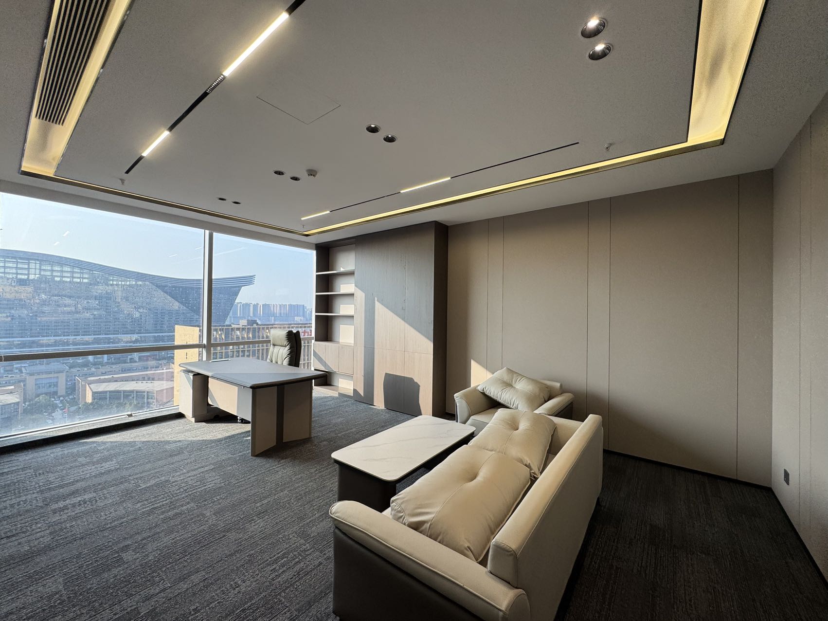 高新区孵化园地铁口 340平方 4隔间28工位1茶水间 24小时空调 采光视野巴适 奥克斯广场办公室出租|高新区写字楼|高新区办公室|租小团