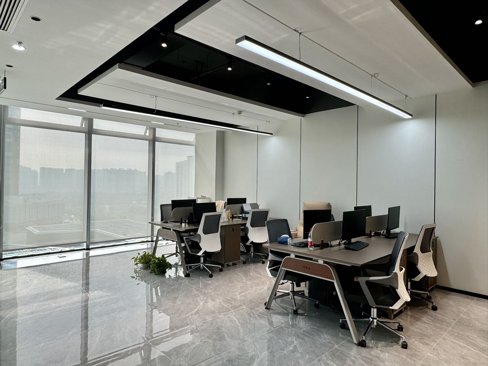 东大路甲级高品质楼盘 166平方 4隔间12工位 视野无遮挡 带家具 户型方正 光环中心办公室出租