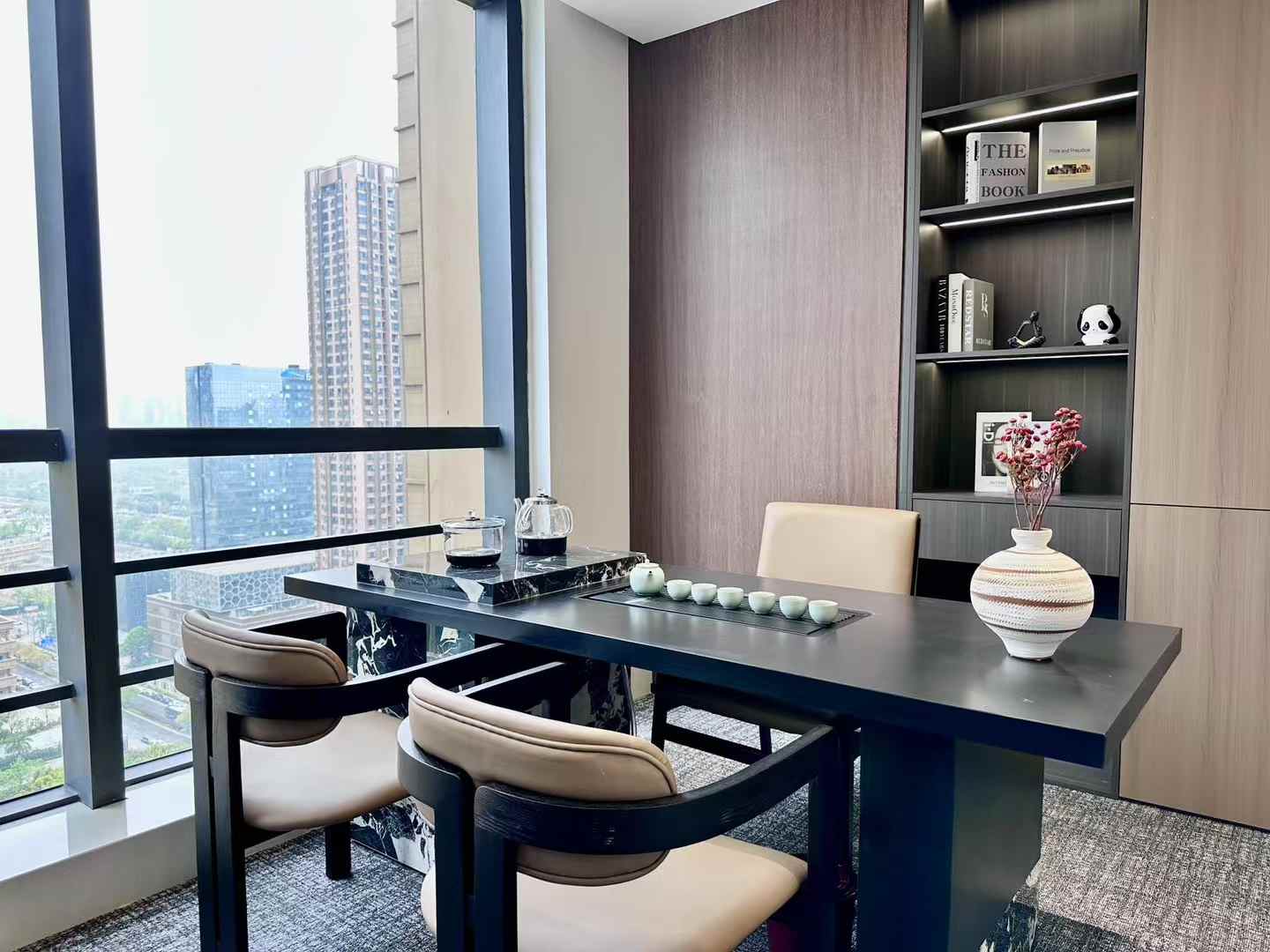 天府二街精选户型 4隔间20工位有接待休息区电梯口 视野巴适 带家具 蜀都中心办公室出租